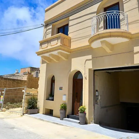 Azure W Bed & Breakfast