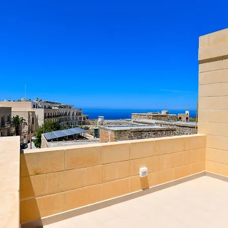 Azure W * San Lawrenz