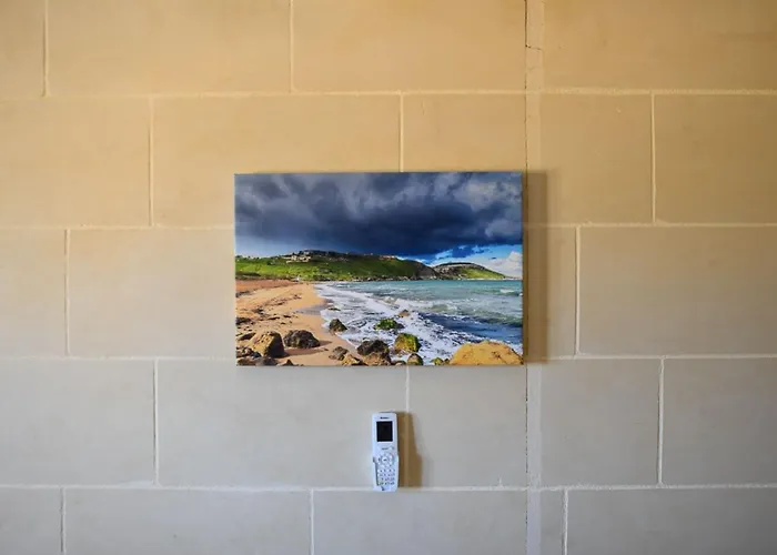 Azure W * San Lawrenz