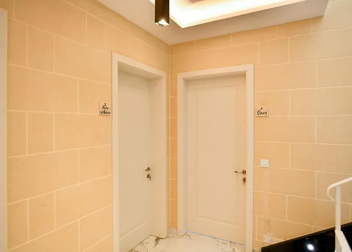 Azure W Bed & Breakfast