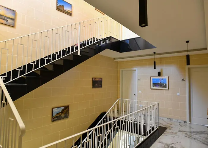 Azure W * San Lawrenz