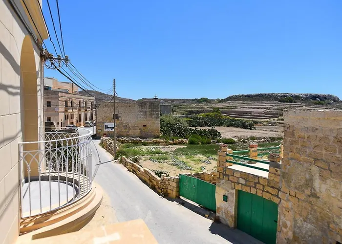 Azure W Bed & Breakfast