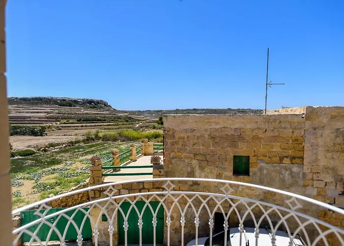 Azure W * San Lawrenz